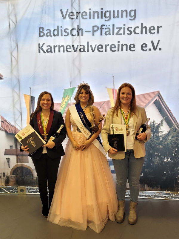 Goldene Löwen für die Blüten